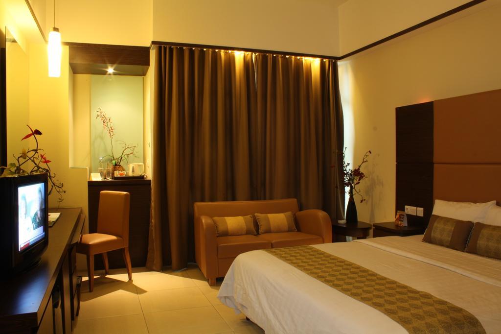 Grand Pasundan Convention Hotel Bandung Buitenkant foto