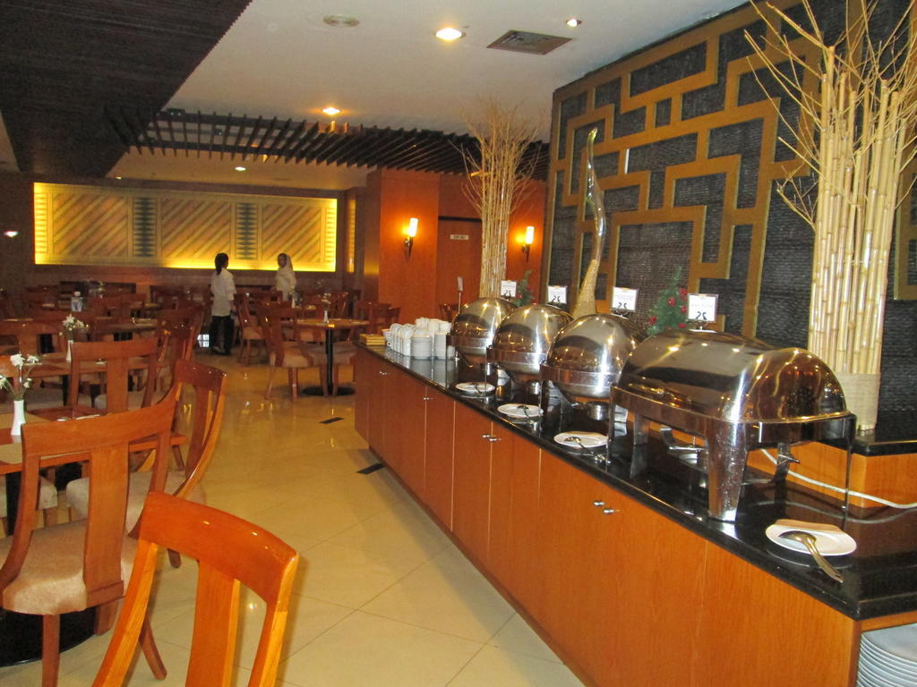 Grand Pasundan Convention Hotel Bandung Buitenkant foto