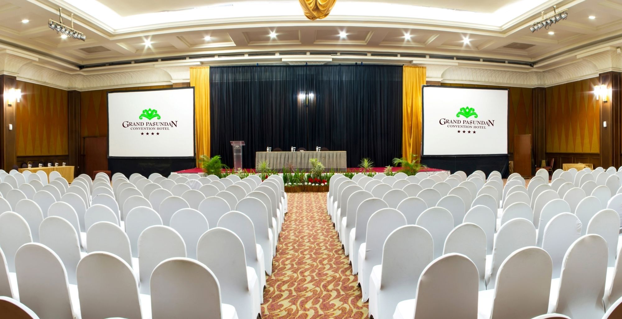 Grand Pasundan Convention Hotel Bandung Buitenkant foto