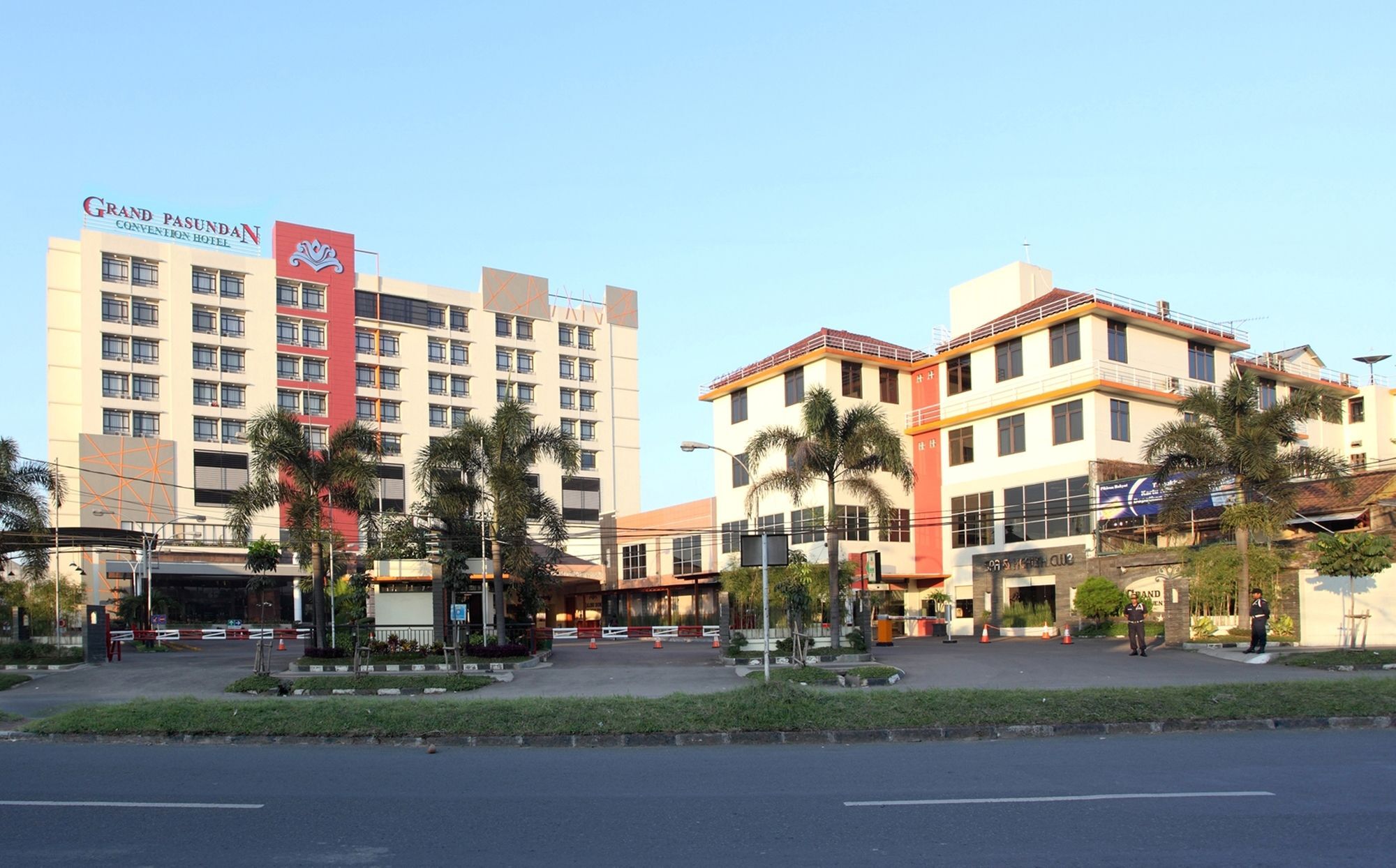 Grand Pasundan Convention Hotel Bandung Buitenkant foto