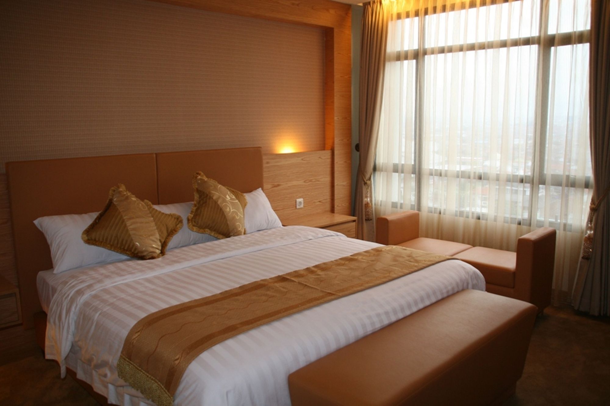 Grand Pasundan Convention Hotel Bandung Buitenkant foto